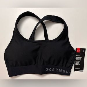 New Women’s Under Armour Sports Bra - Small